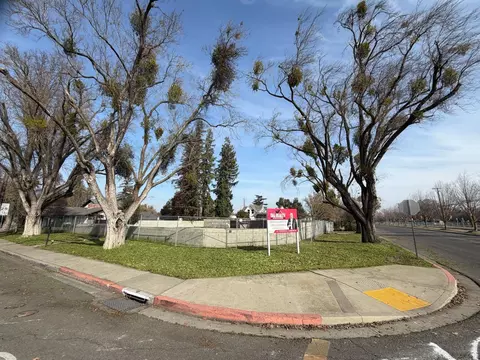 820 N Berkeley Ave, Turlock, CA 95380 photo 3