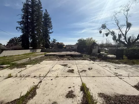 820 N Berkeley Ave, Turlock, CA 95380 photo 2