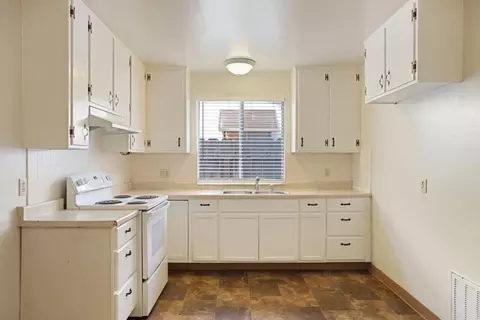 Kitchen - 1155 Lorene Ave, Manteca, CA 95336 photo 1 of 3