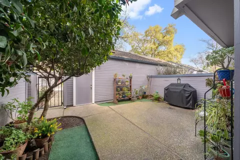 4112 Alex Ln, Carmichael, CA 95608