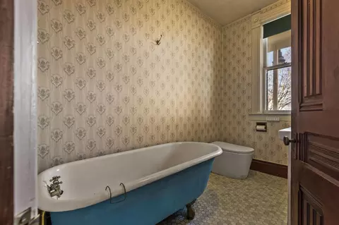 Bath - 482 Main St, Newcastle, CA 95658 photo 1 of 6