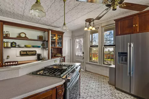 Kitchen - 482 Main St, Newcastle, CA 95658 photo 7 of 8