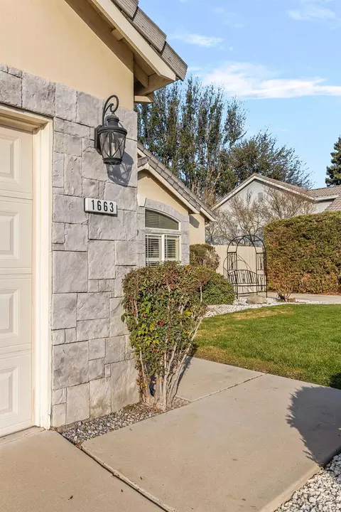 1663 Alex Way, Turlock, CA 95382 photo 4