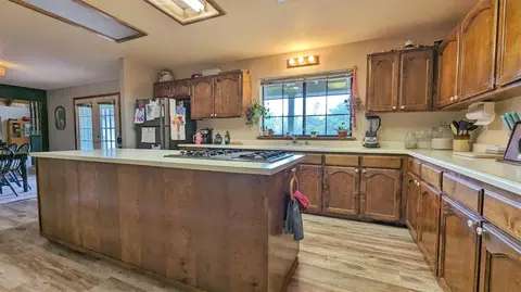 Kitchen - 8209 Mountain Meadow Dr, Mountain Ranch, CA 95246 photo 2 of 5