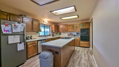 Kitchen - 8209 Mountain Meadow Dr, Mountain Ranch, CA 95246 photo 5 of 5