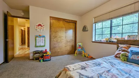 Bedroom - 8209 Mountain Meadow Dr, Mountain Ranch, CA 95246 photo 5 of 7