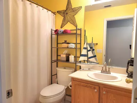 Bath - 4274 Stromford Way, Mather, CA 95655 photo 1 of 3