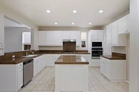 Kitchen - 2921 Compton Pl, Tracy, CA 95377 photo 1 of 4