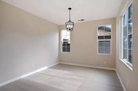 Living - 2921 Compton Pl, Tracy, CA 95377 photo 2 of 5