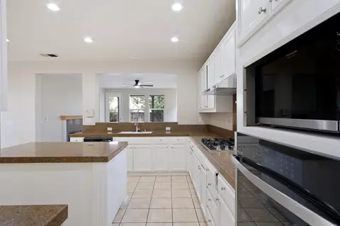 Kitchen - 2921 Compton Pl, Tracy, CA 95377 photo 4 of 4