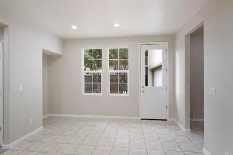 Living - 2921 Compton Pl, Tracy, CA 95377 photo 5 of 5