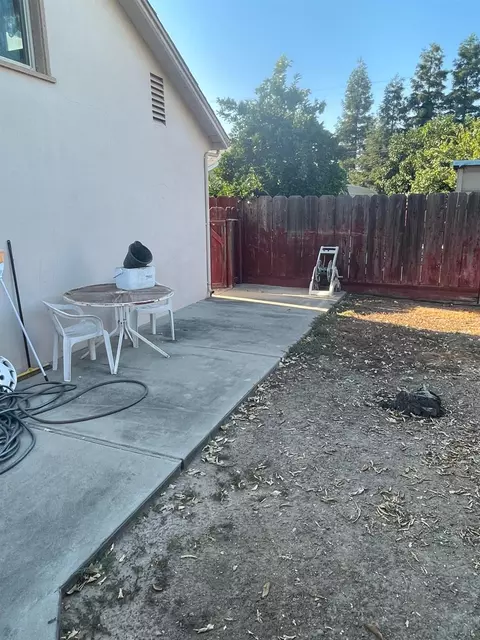 Exterior - 1506 Mitchell, Escalon, CA 95320 photo 4 of 7