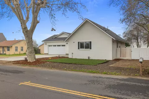Exterior - 4449 E Zeering Rd, Denair, CA 95316 photo 4 of 8