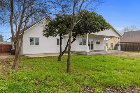 Exterior - 4449 E Zeering Rd, Denair, CA 95316 photo 7 of 8