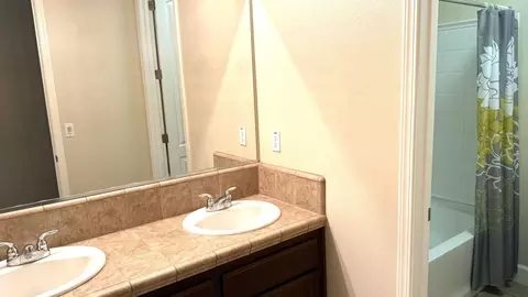 Bath - 2023 Eagle Meadows Dr, Gridley, CA 95948 photo 1 of 4