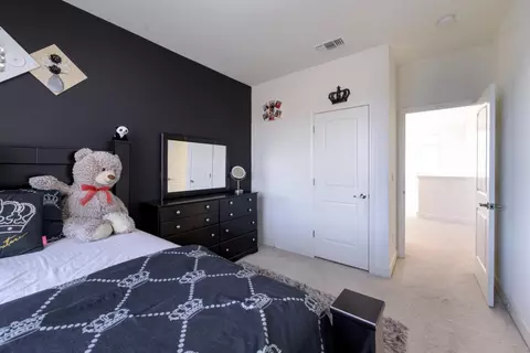 Bedroom - 7666 Ocean Park Dr, Antelope, CA 95843 photo 4 of 13
