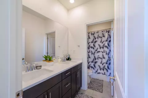 Bath - 7666 Ocean Park Dr, Antelope, CA 95843 photo 2 of 8