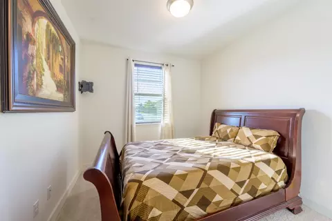 Bedroom - 7666 Ocean Park Dr, Antelope, CA 95843 photo 2 of 13