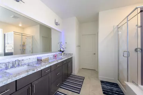 Bath - 7666 Ocean Park Dr, Antelope, CA 95843 photo 3 of 8