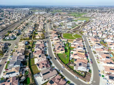 View/Area - 7666 Ocean Park Dr, Antelope, CA 95843 photo 11 of 17