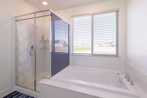 Bath - 7666 Ocean Park Dr, Antelope, CA 95843 photo 8 of 8