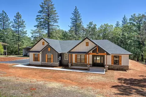 5379 Crestline Dr, Foresthill, CA 95631