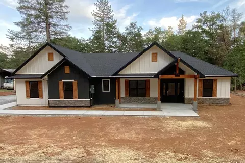 5379 Crestline Dr, Foresthill, CA 95631