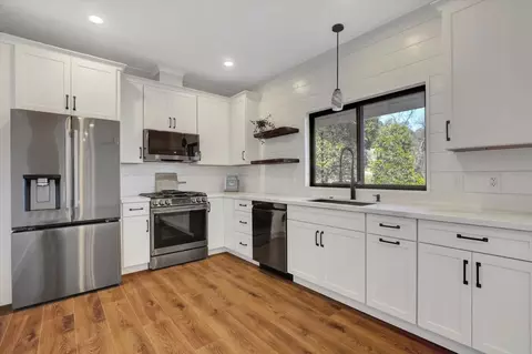 Kitchen - 12545 Wolf Rd, Grass Valley, CA 95949 photo 3 of 7