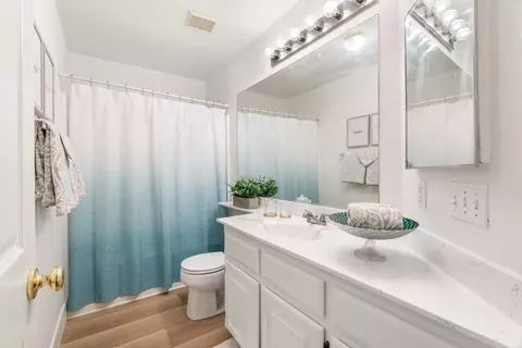Bath - 4730 Stuart St, Rocklin, CA 95765 photo 2 of 2
