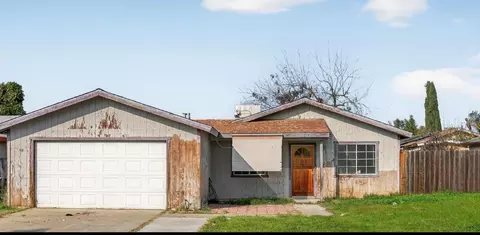 1372 E Laroda Cir, Reedley, CA 93654