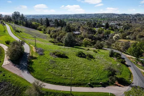 5 Oak Ter, Newcastle, CA 95658