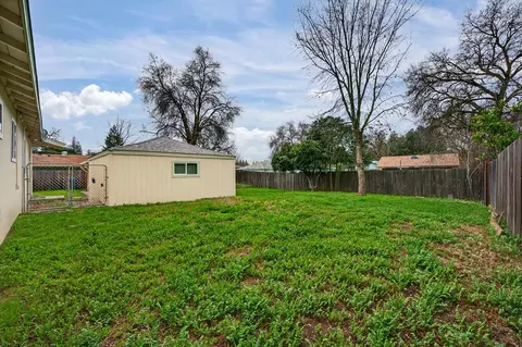 Exterior - 4141 Walnut Ave, Carmichael, CA 95608 photo 10 of 11
