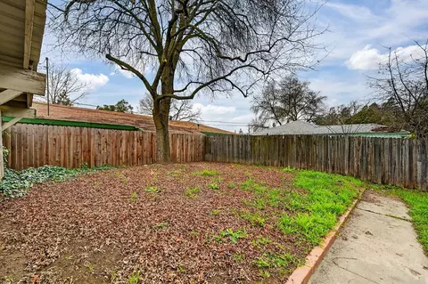 Exterior - 4141 Walnut Ave, Carmichael, CA 95608 photo 7 of 11