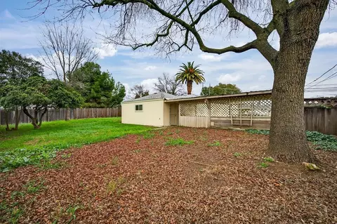 Exterior - 4141 Walnut Ave, Carmichael, CA 95608 photo 8 of 11