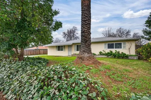Exterior - 4141 Walnut Ave, Carmichael, CA 95608 photo 3 of 11