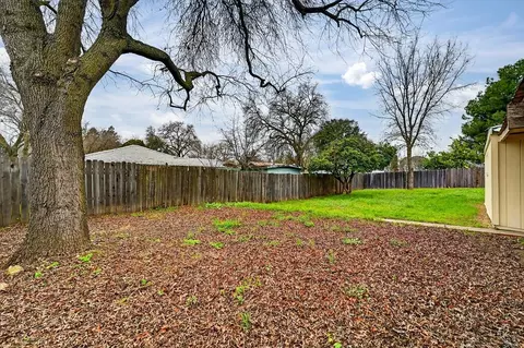 Exterior - 4141 Walnut Ave, Carmichael, CA 95608 photo 2 of 11