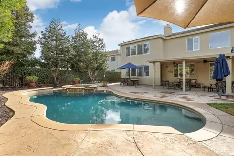 Exterior - 565 Bodeson Ct, Ripon, CA 95366 photo 9 of 16