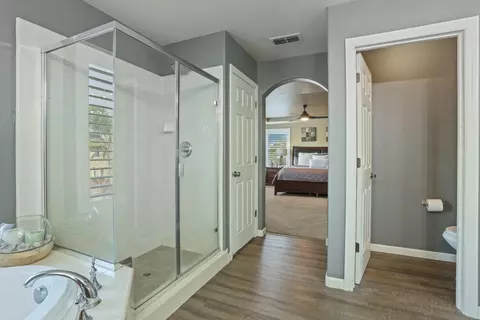 Entry Way - 565 Bodeson Ct, Ripon, CA 95366 photo 6 of 8