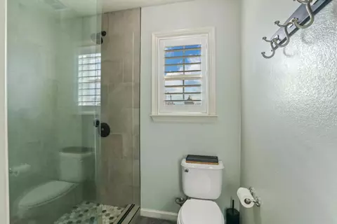 Bath - 565 Bodeson Ct, Ripon, CA 95366 photo 6 of 7