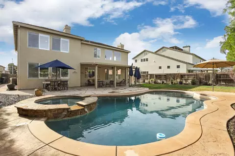Exterior - 565 Bodeson Ct, Ripon, CA 95366 photo 8 of 16