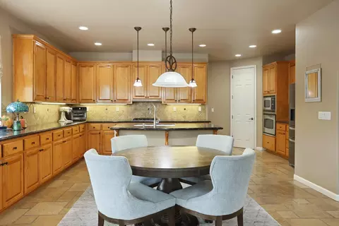 Kitchen - 565 Bodeson Ct, Ripon, CA 95366 photo 1 of 9
