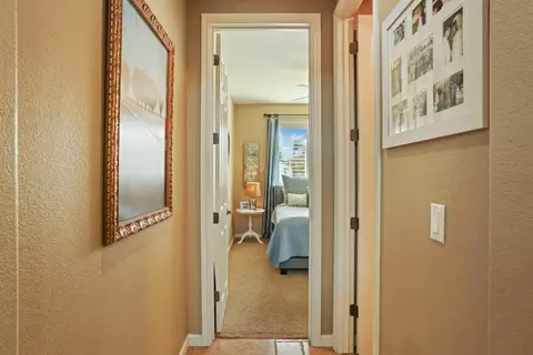 Entry Way - 565 Bodeson Ct, Ripon, CA 95366 photo 2 of 8