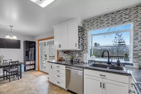 Kitchen - 4833 Pueblo Trl, Copperopolis, CA 95228 photo 4 of 5