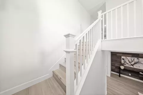 Entry Way - 607 Mono St, Manteca, CA 95337 photo 9 of 17