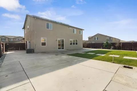 Exterior - 607 Mono St, Manteca, CA 95337 photo 5 of 10