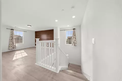 Entry Way - 607 Mono St, Manteca, CA 95337 photo 12 of 17