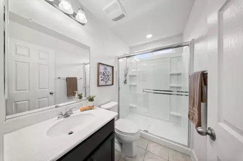 Bath - 607 Mono St, Manteca, CA 95337 photo 1 of 5