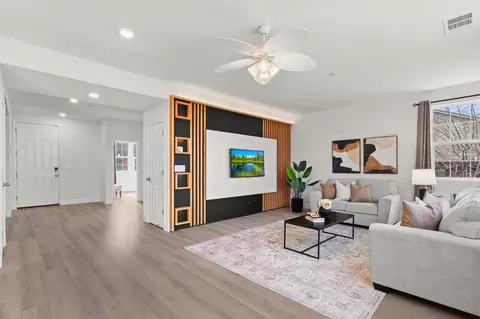 Living - 607 Mono St, Manteca, CA 95337 photo 1 of 5