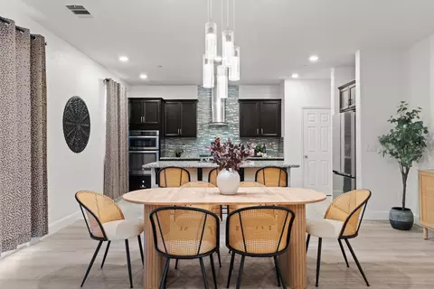 Dining - 607 Mono St, Manteca, CA 95337 photo 4 of 5