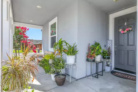 Exterior - 650 Nathaniel Ave, Galt, CA 95632 photo 6 of 12